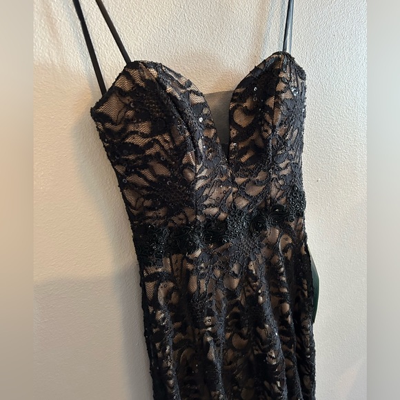 NWT black/nude lace strapless evening gown/prom dress. Perfect condition - Picture 3 of 16